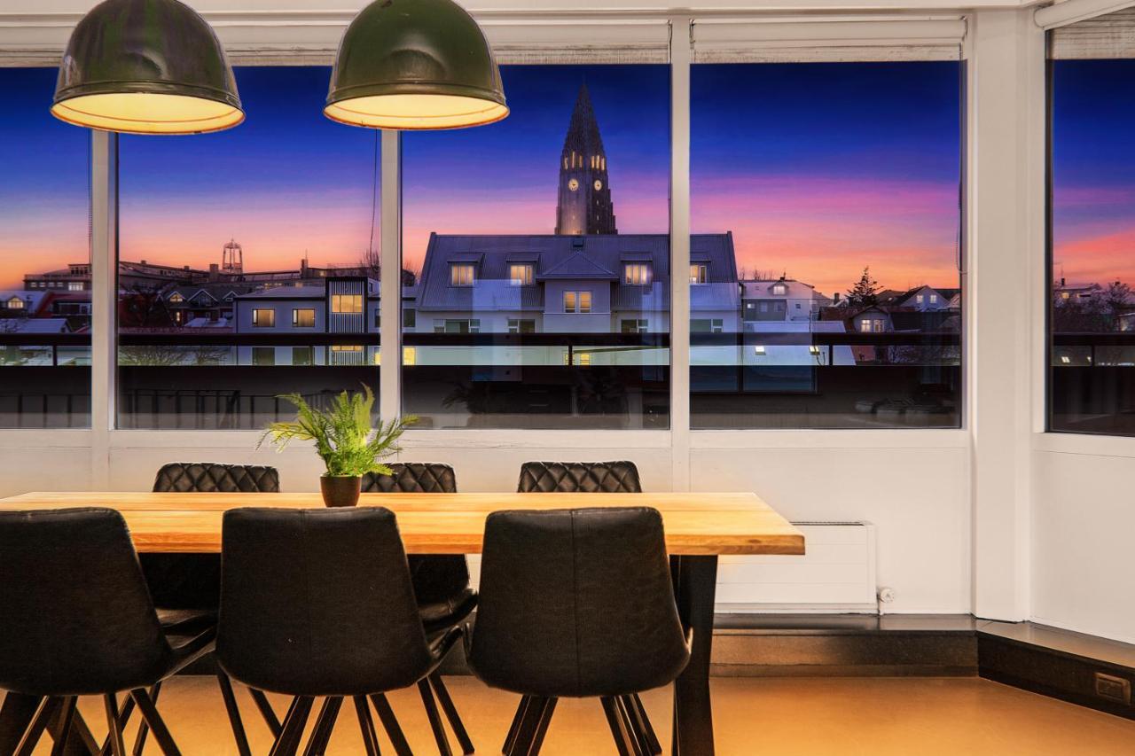Penthouse On The Shopping Street-free Parking Appartement Reykjavik