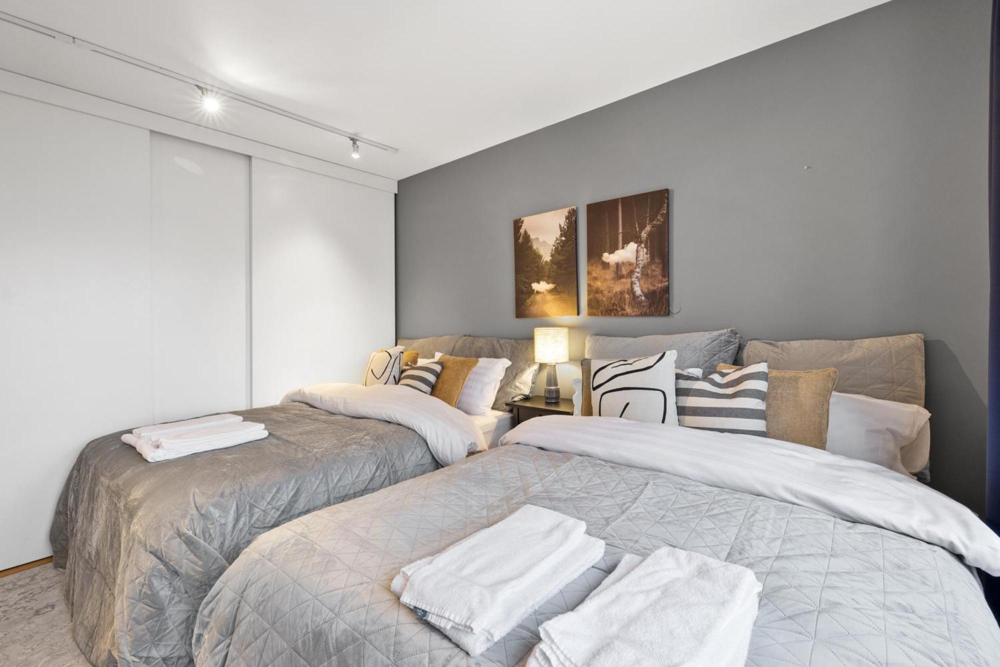 Penthouse On The Shopping Street-free Parking Appartement Reykjavik