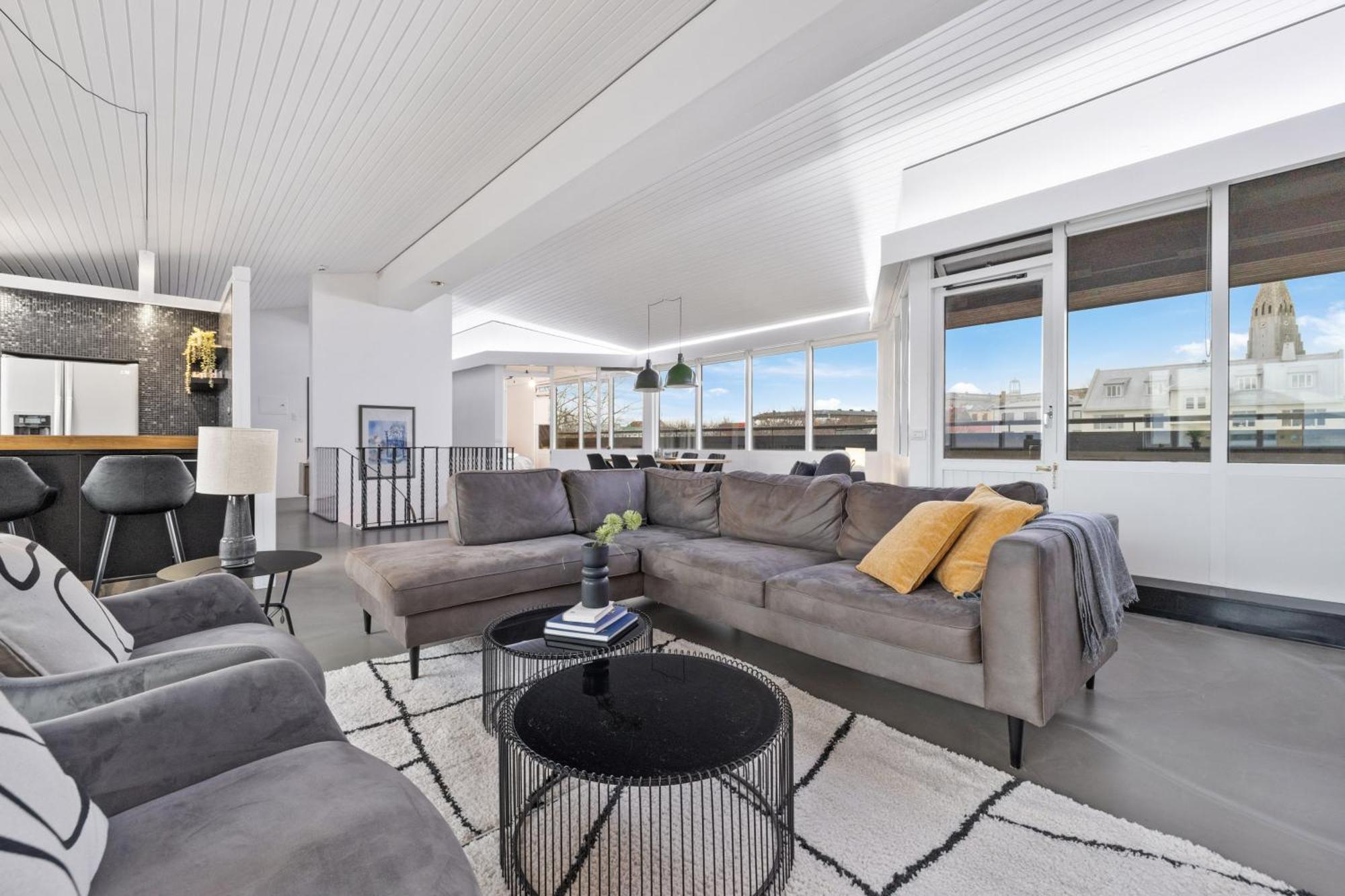 Penthouse On The Shopping Street-free Parking Appartement *